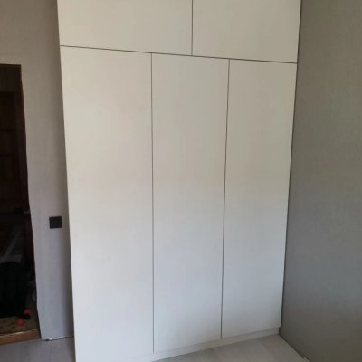 Шкаф распашной
