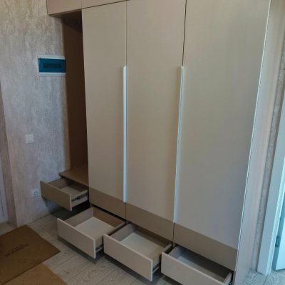 Шкаф в прихожую4